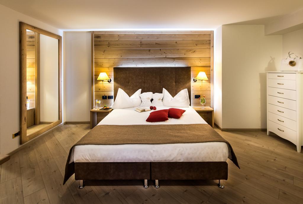 Hotel La Perla Canazei Esterno foto