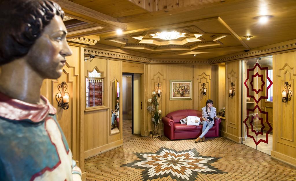 Hotel La Perla Canazei Esterno foto