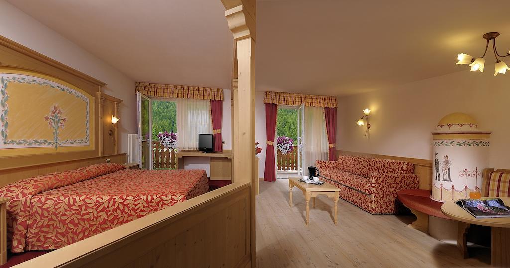 Hotel La Perla Canazei Camera foto