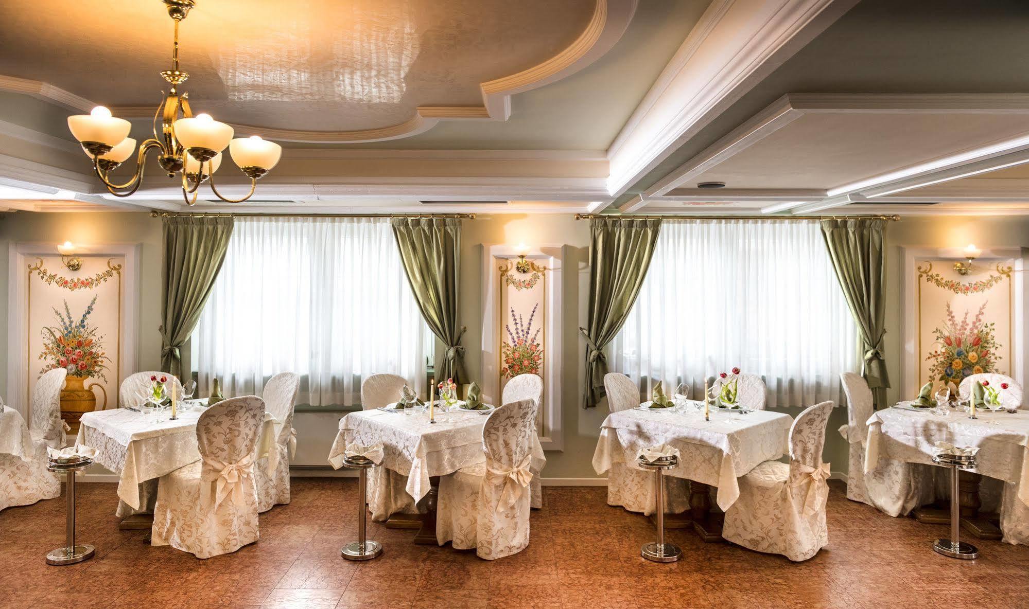 Hotel La Perla Canazei Esterno foto