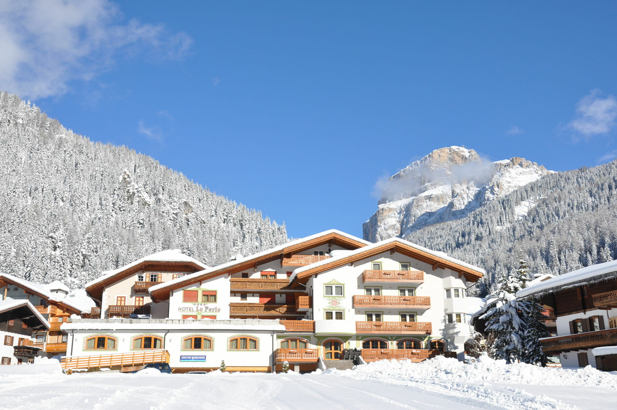 Hotel La Perla Canazei Esterno foto
